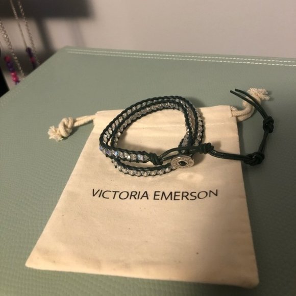 Victoria Emerson Green/Clear double wrap Bracelet - Picture 3 of 5